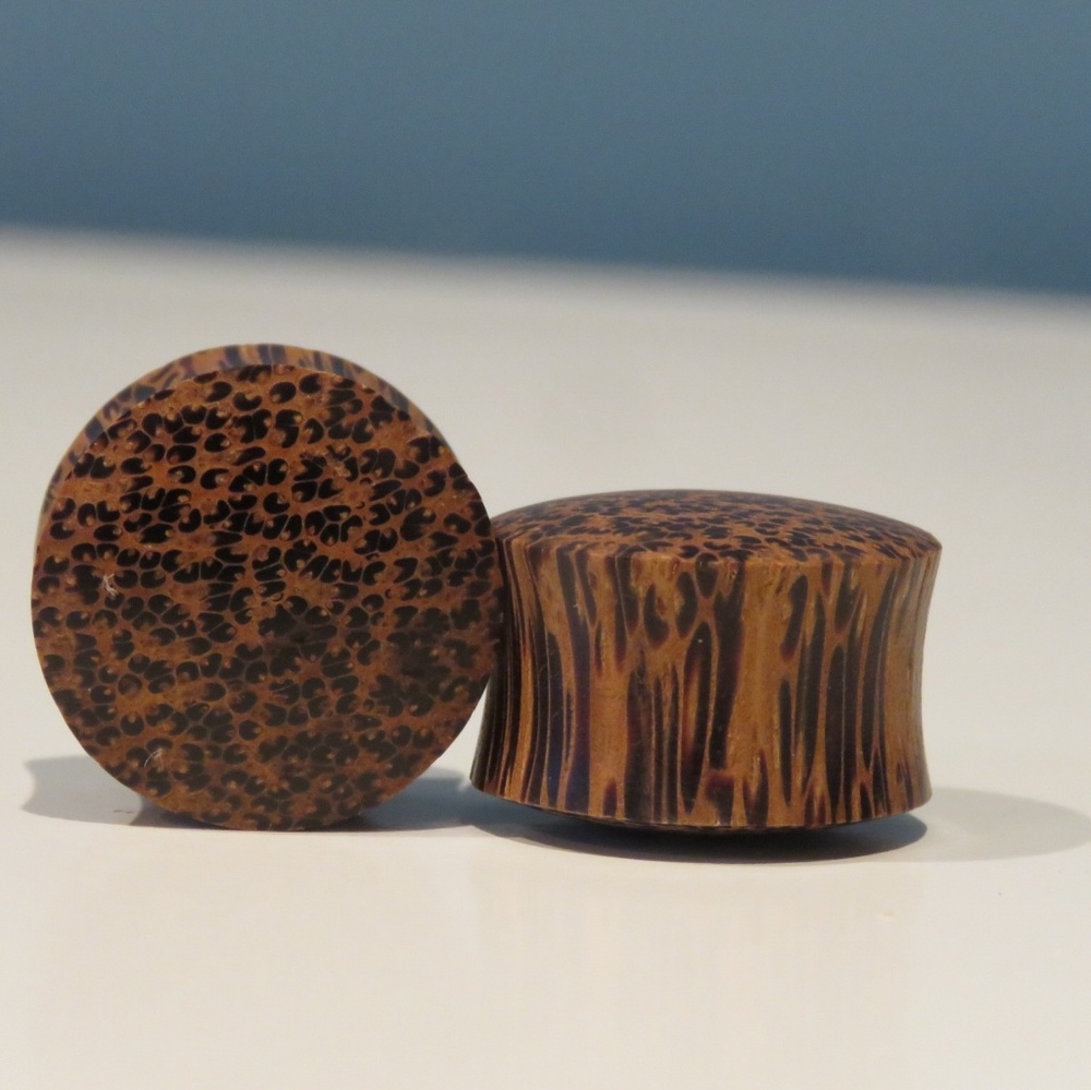 🚫SOLD ON VINTED 🚫19mm wooden ear plugs